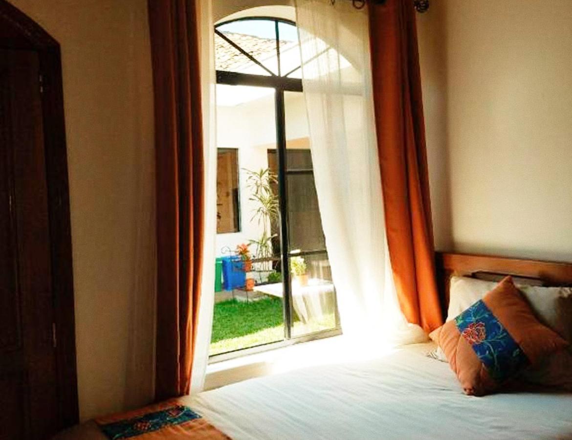 Hostal Las Puertas Santa Ana Exterior photo